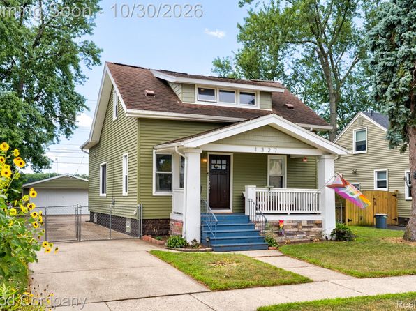 1327 W Marshall St