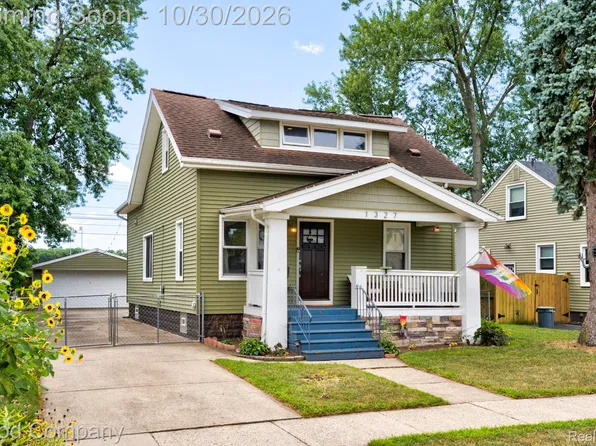 1327 W Marshall St, Ferndale, MI 48220