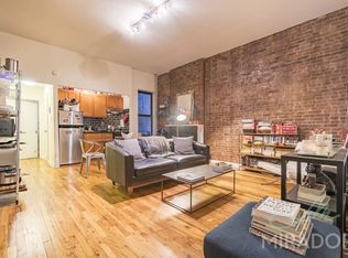 239 W 21st St APT 2B, New York, NY 10011