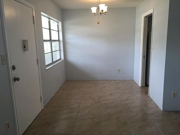4th image of 1000 79th Ave N APT 104
