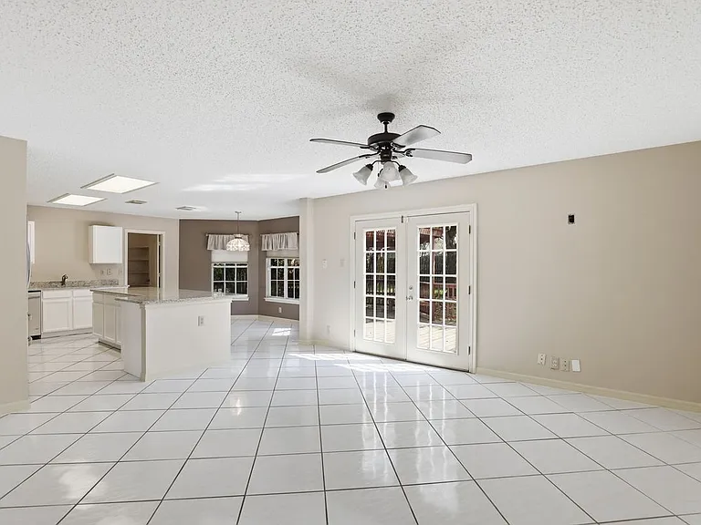 11214 Scarborough Ct — Photo 1
