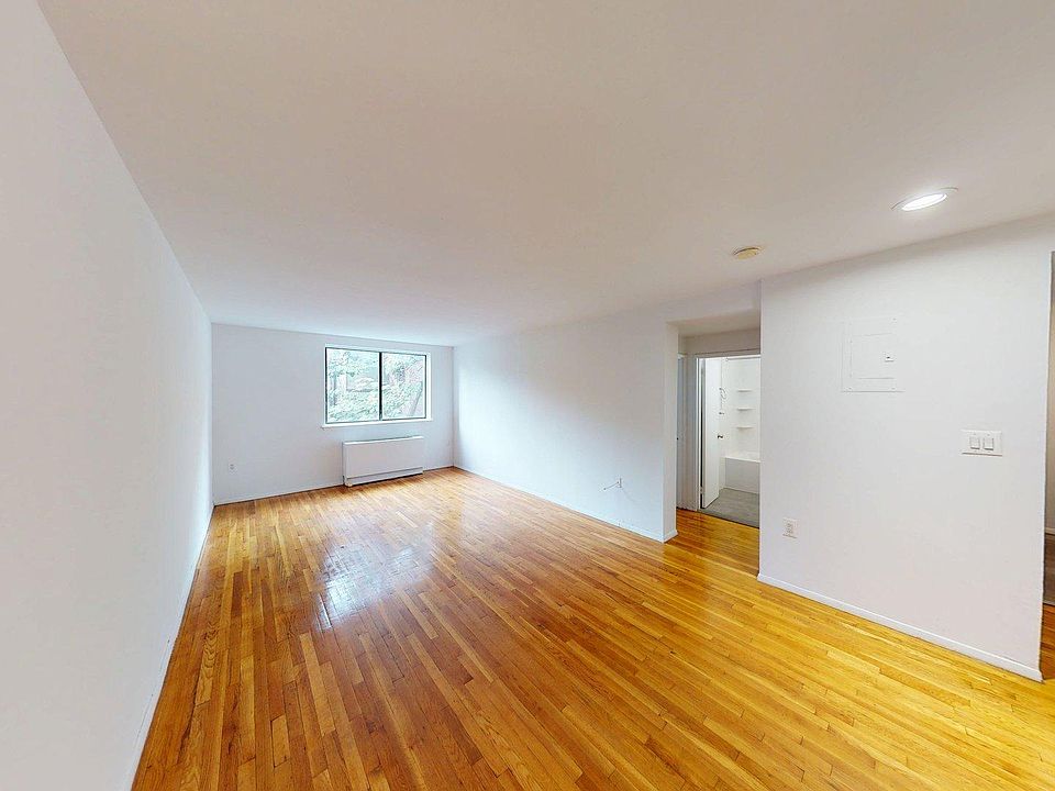 1st image of 433 W 43rd St APT 5A