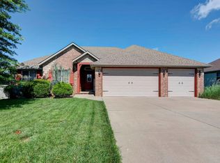 645 N Galileo Dr, Nixa, MO 65714