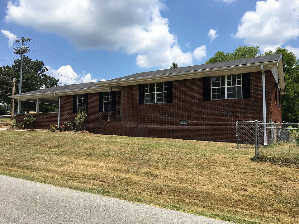 1st image of 4082 University Dr