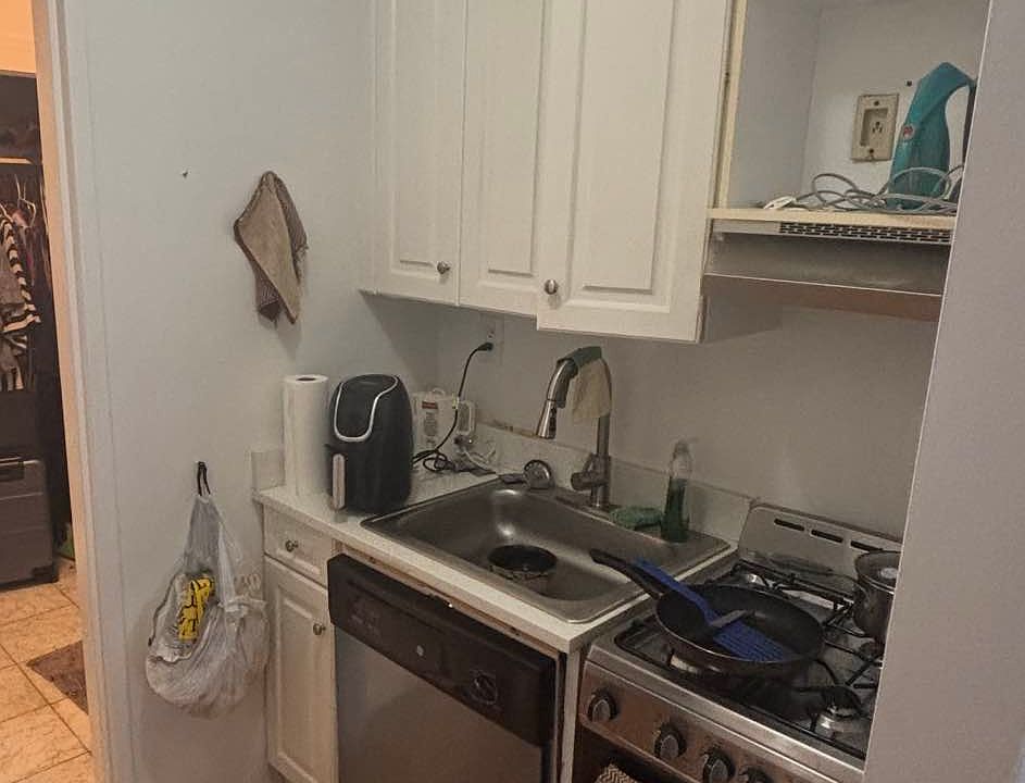 1st image of 428 E 77th St APT 2A