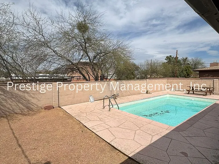 825 E Copper St — Photo 26