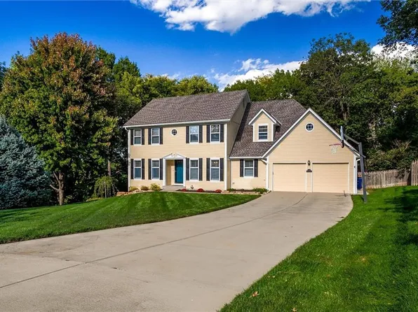 9532 W 116th St, Overland Park, KS 66210