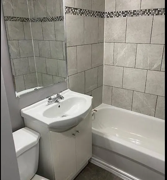 27 Front St N #201 — Photo 9