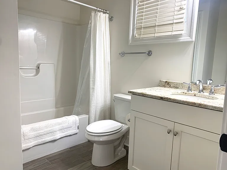 607 W Mulberry St — Photo 19