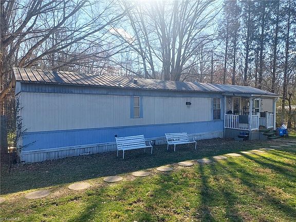 3rd image of 3264 Moores Spring Rd