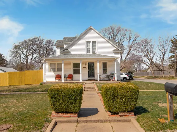 1024 N Washington Ave, Wellington, KS 67152
