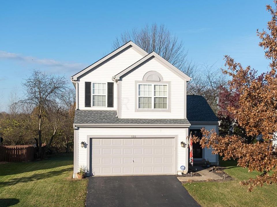 1st image of 135 Lantern Chase Dr