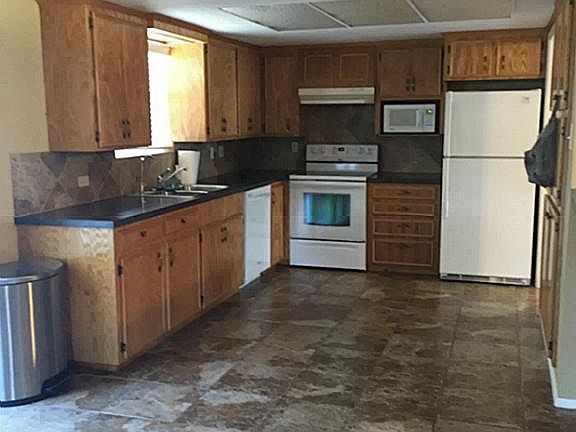2nd image of 16919 Worden Ln