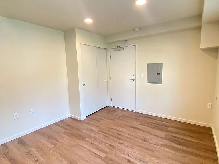 Plaza Apartments — Photo 157