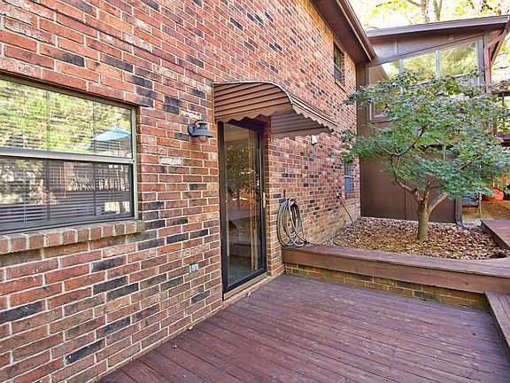 5th image of 1307 S Countrywood Pl