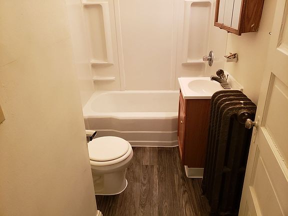 4th image of 718-720 E 1st St #718-5