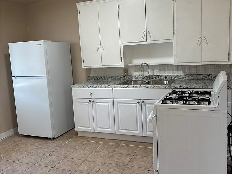 4029 Johnson St #4 — Photo 4