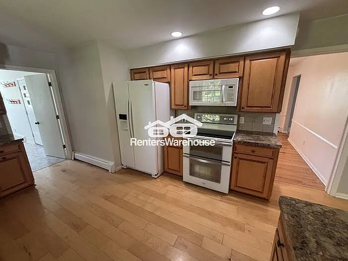 811 Myrtle St — Photo 2
