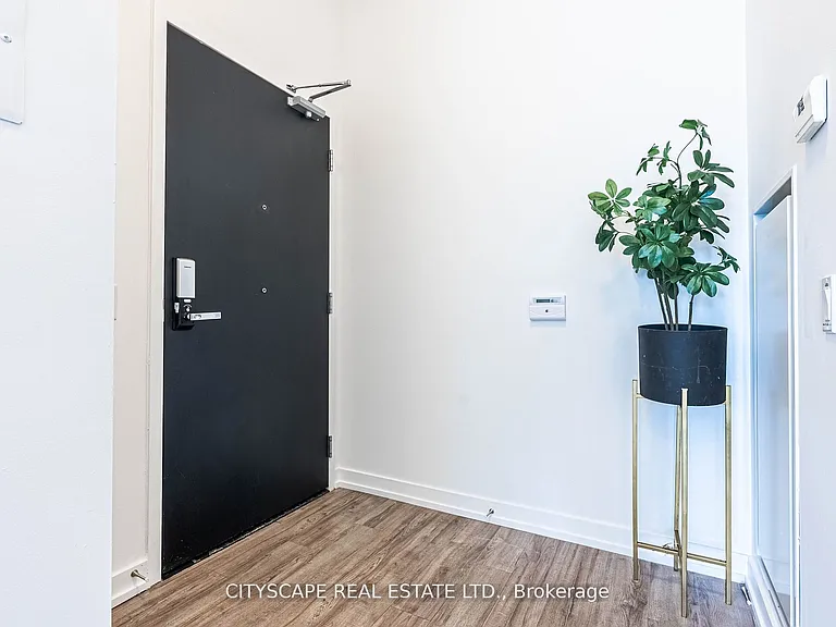 77 Shuter St #907 — Photo 5