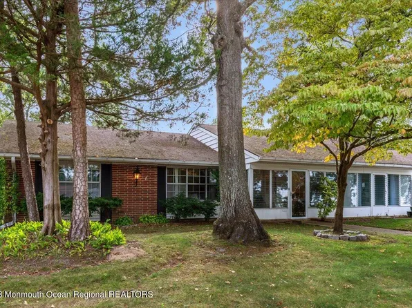 510A Portsmouth Drive, Lakewood, NJ 08701