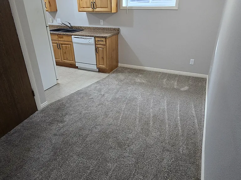 870 W 675 N — Photo 17