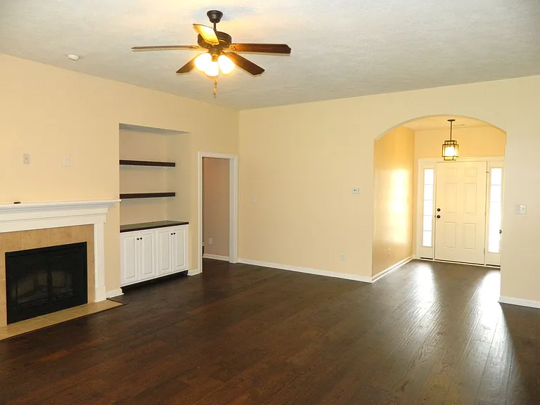 498 Sebastian Dr — Photo 14