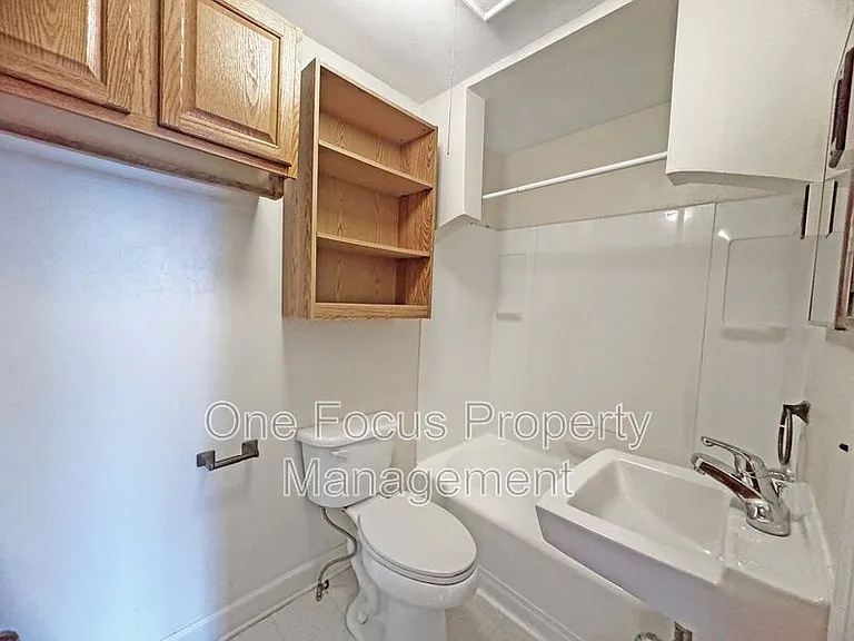 236 Pennsylvania Ave — Photo 4