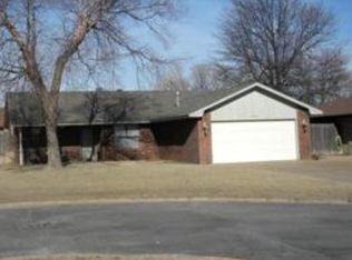 2324 Single Tree Ln, Enid, OK 73703