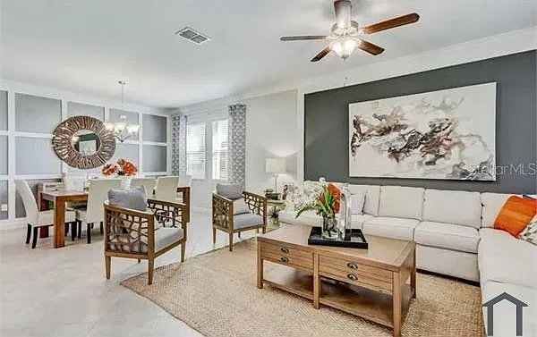 4 bed, 2000 sqft, $4,510 — Photo 3