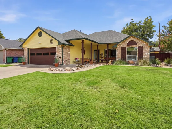 215 Morene Ave, Waxahachie, TX 75165