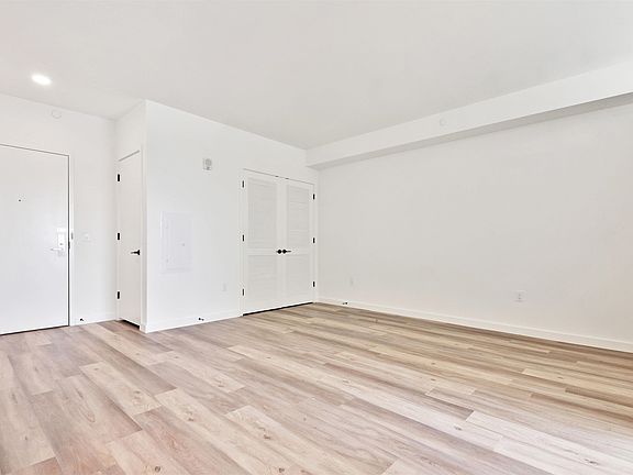 5th image of 55 Jordan Ave APT 1209