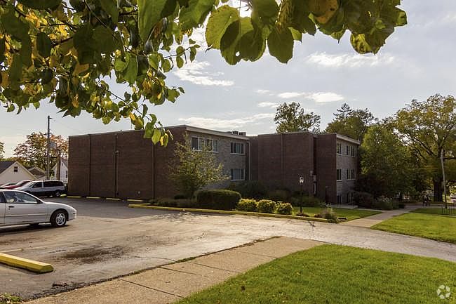 2nd image of 500 Indiana Ave APT 104