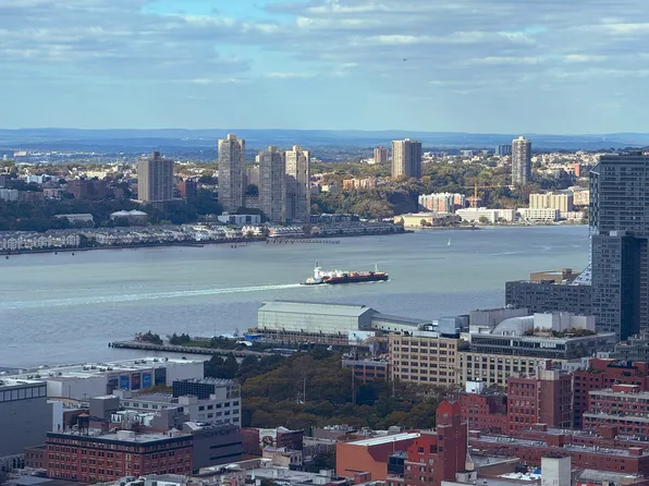 350 West 42nd Street image 12 of 19