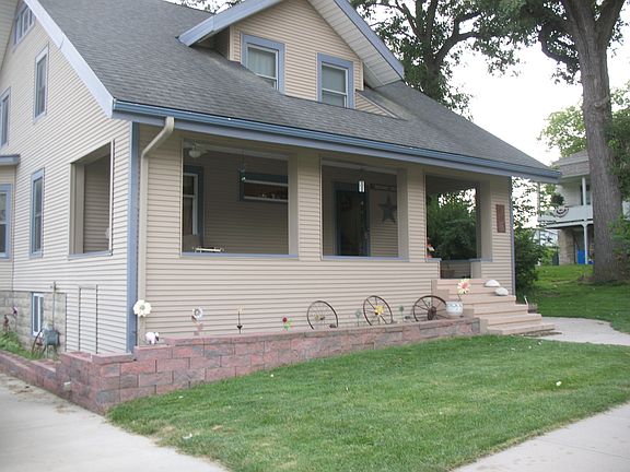2nd image of 403 W Eldora Ave