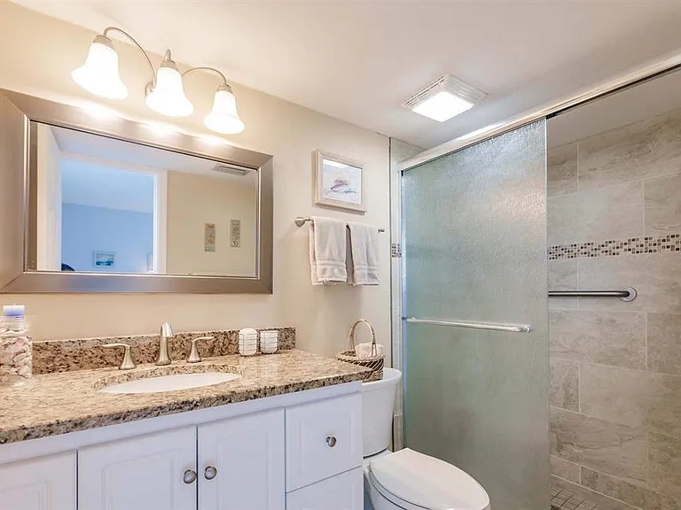 1125 W Peppertree Dr #501 — Photo 15