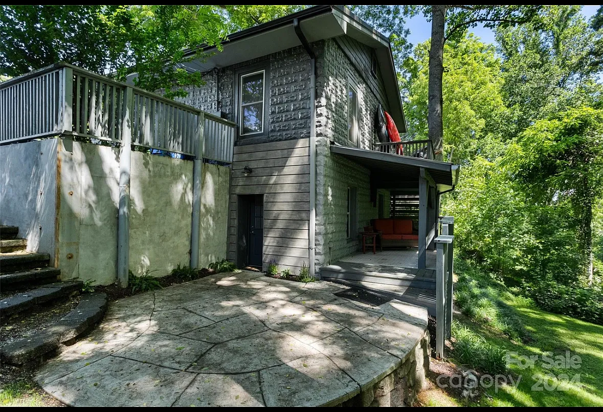 1 bed, 700 sqft, $2,000 — Photo 2
