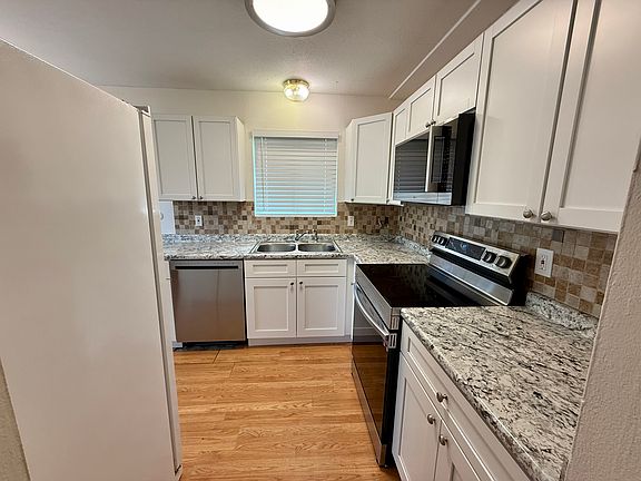 4th image of 12204 Deerfield Rd