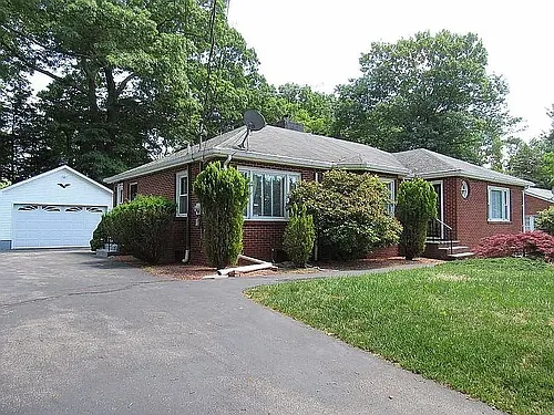 8 Round Lake Ave Photo 1