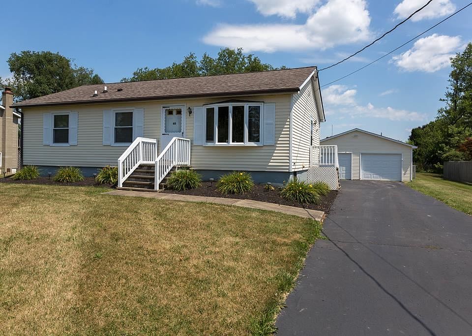 1st image of 40 Belaire Dr
