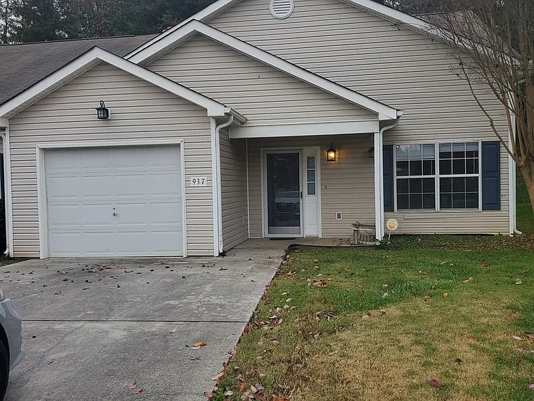 937 Ashley Michelle Ct — Photo 1