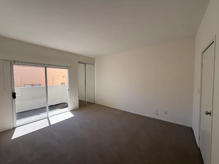 1059 S Bedford St #203 — Photo 7