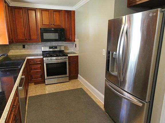 5th image of 2101 Country Ct