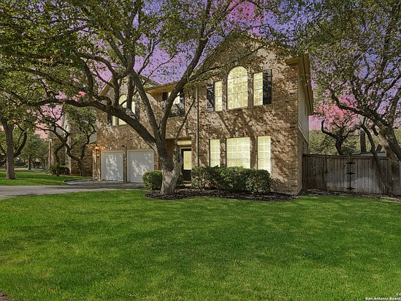 2nd image of 26403 CUYAHOGA CIR