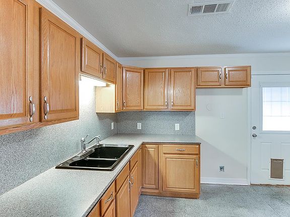 4th image of 2122 Mulberry Ln