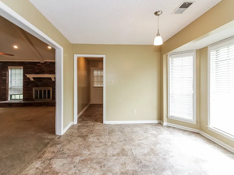 6708 Henredon Dr — Photo 9