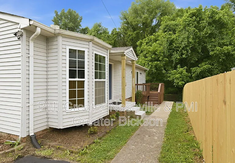 3051 Casa Dr — Photo 2
