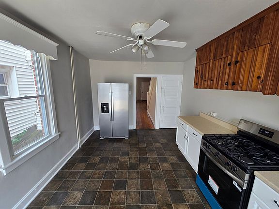5th image of 918 Jefferson Ave