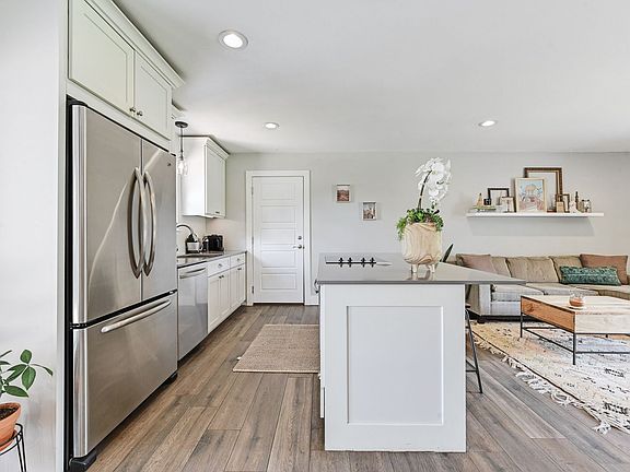 5th image of 2313 Aldford Dr
