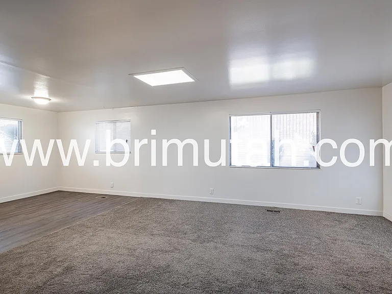 1877 E Osage Orange Ave #3 — Photo 4