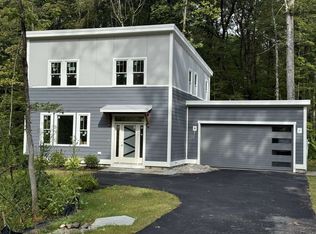 815 Burts Pit Rd, Northampton, MA 01062